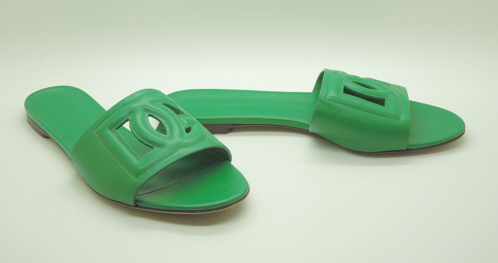 G0 Auth DOLCE & GABBANA Green Calfskin DG Millennials Logo Slide Sandals Size 38